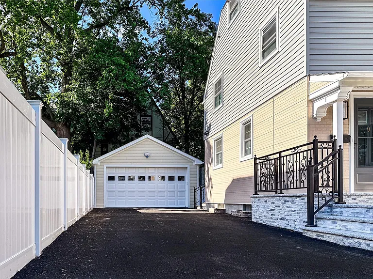 9 Watkins Pl — Photo 3