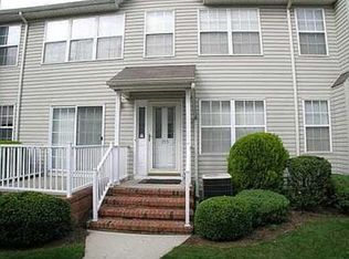 355 Bowler Ct, Piscataway, NJ 08854