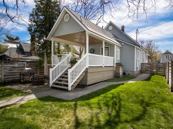 825 E 8th St, Traverse City, MI 49686