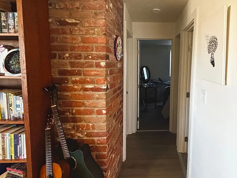 415 N Van Buren St — Photo 9