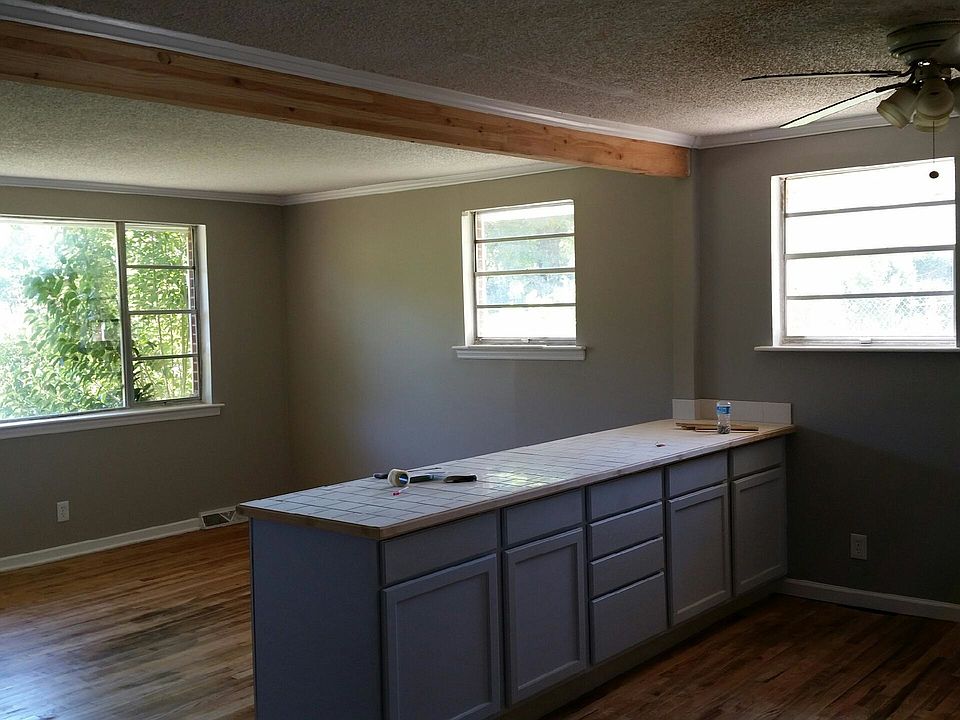 2nd image of 4803 West Ave