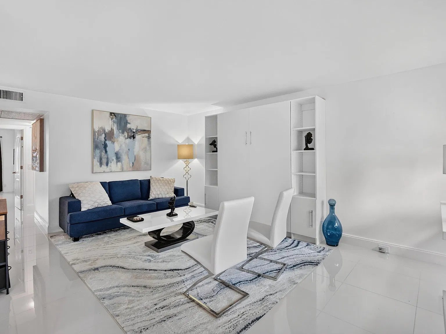 2 bed, 1.5 bath, 861 sqft, $2,200 — Photo 2