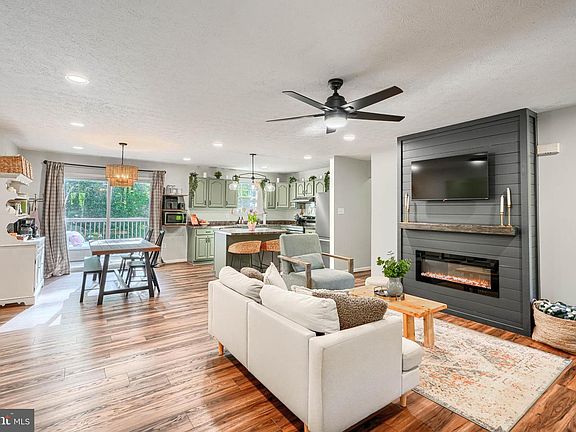 4th image of 30126 Edinborough Dr