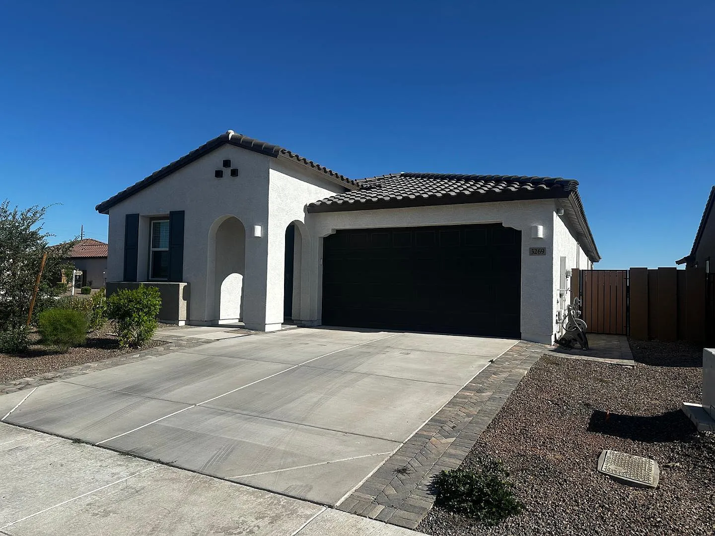 4 bed, 3.0 bath, 1946 sqft, $2,300 — Photo 2