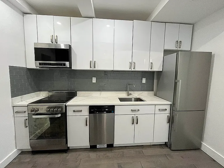 2113 5th Ave #1R — Photo 3