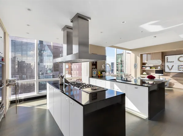 157 West 57th Street image 7 of 19
