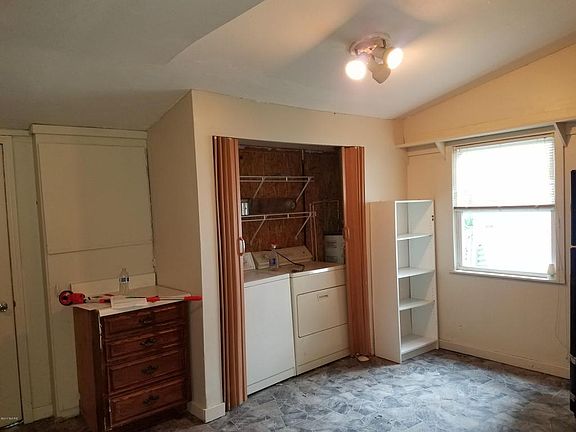 4th image of 824 Peachtree Pl