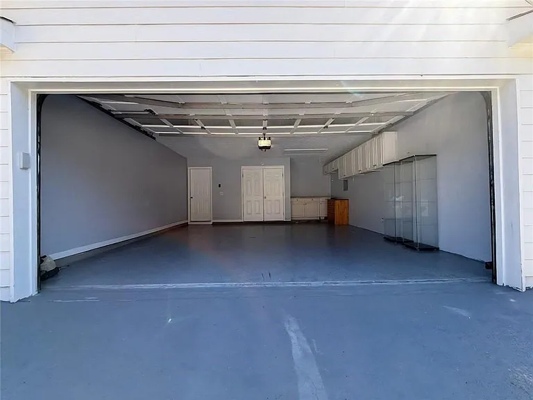 2029 Manor Oak Ln — Photo 27