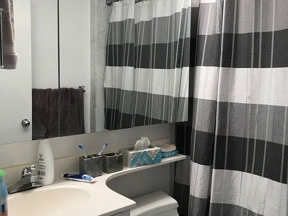 3rd image of 404 E 79th St APT 5E