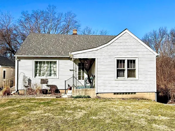 143 Cherry Ln, Washington, IL 61571