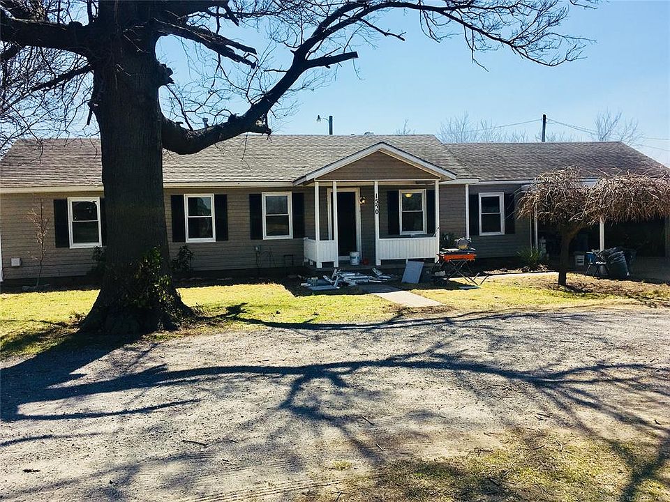 1st image of 1550 NE 1st St