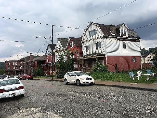 2nd image of 531 Franklin St