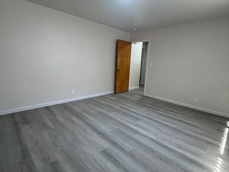 2333 Humboldt Ave #B — Photo 4
