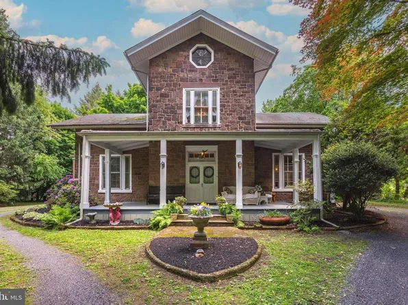 705 Woodlane Rd, Edgewater Park, NJ 08010