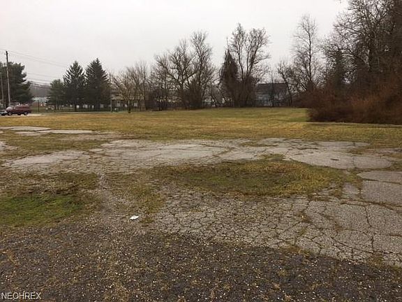 3rd image of 210 Snyder Ave
