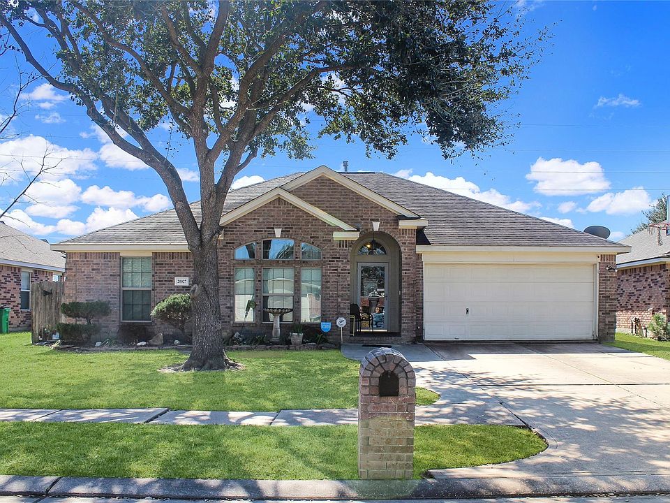 1st image of 20027 Crescent Creek Dr