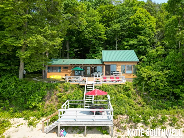 8789 Lehman Rd, Montague, MI 49437