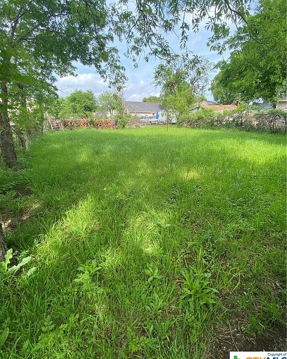 2nd image of 409 S Lutterloh Ave #A