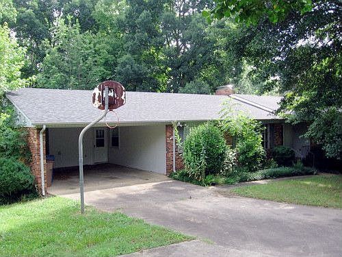 1st image of 914 Surry Dr