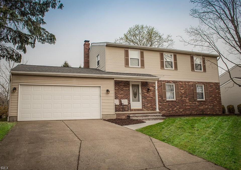 1st image of 547 Falling Oaks Dr