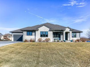 19406 Hamilton Cir, Elkhorn, NE 68022