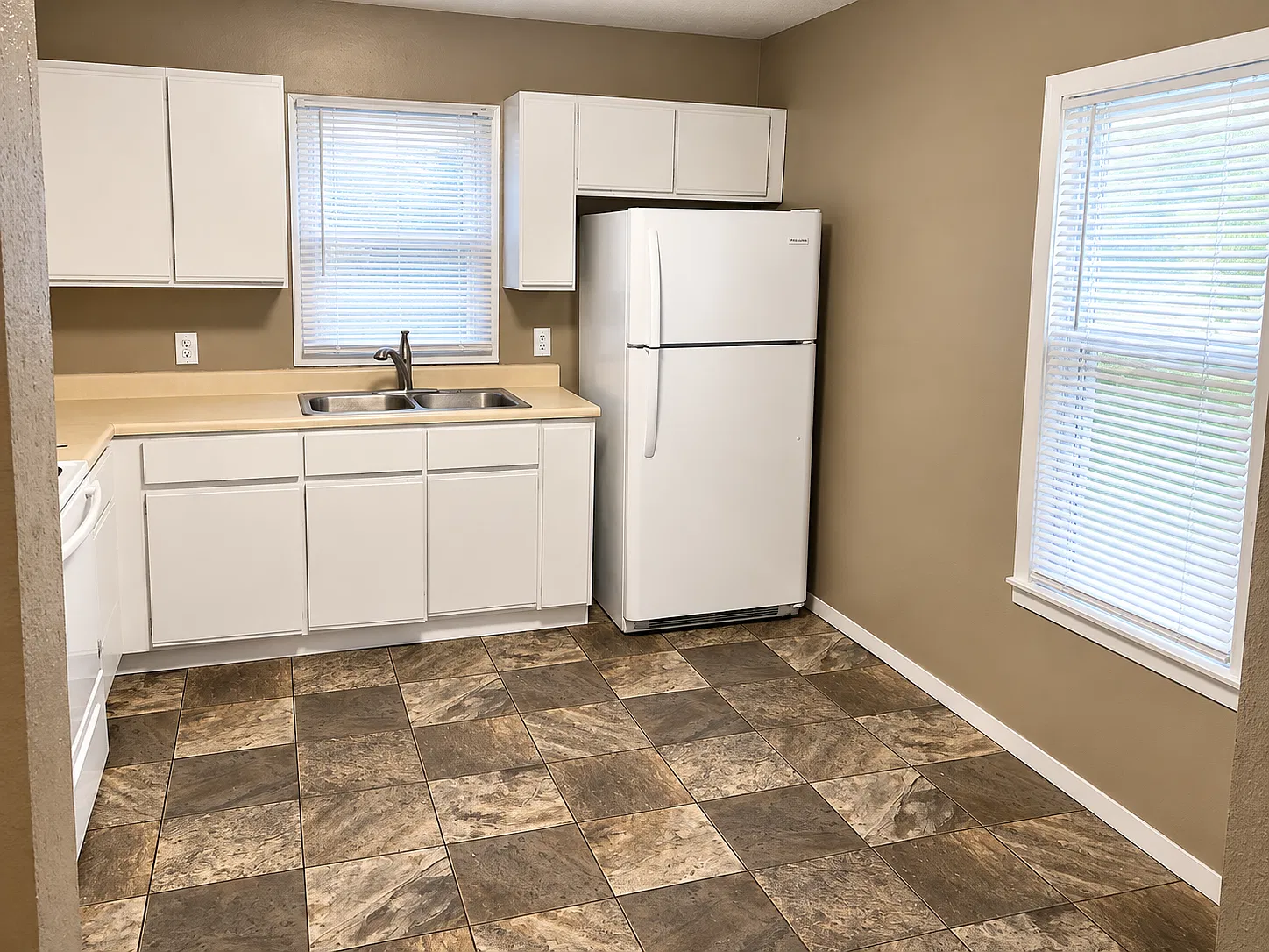 2 bed, 800 sqft, $875 — Photo 2