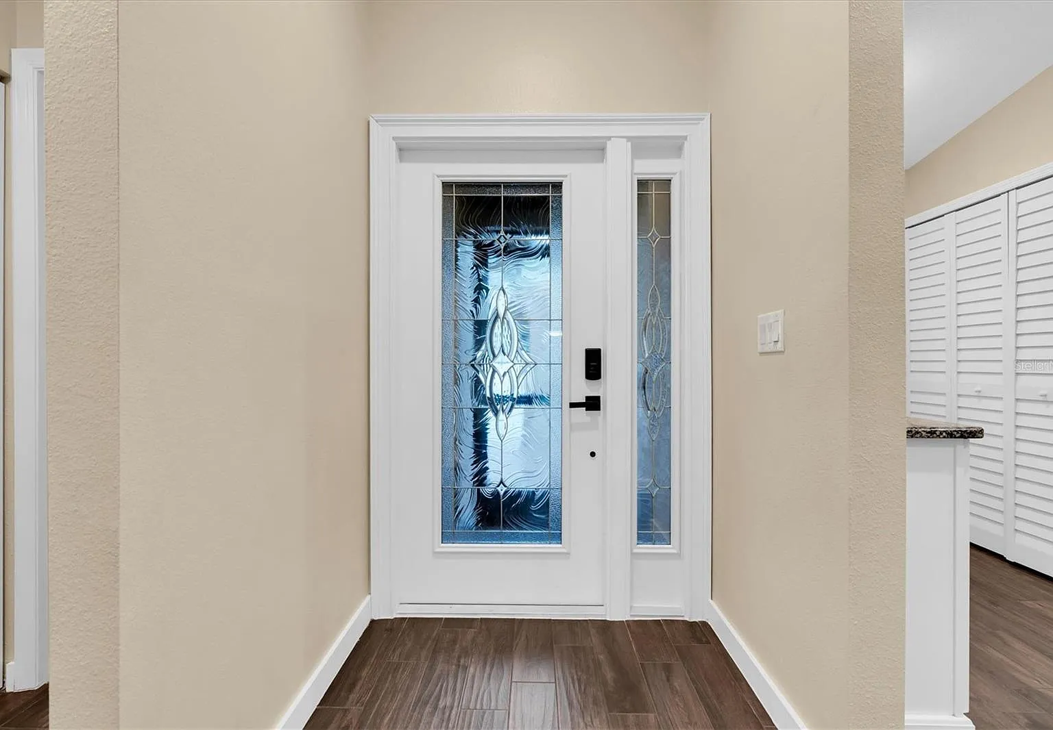 3 bed, 2.0 bath, 1200 sqft, $2,500 — Photo 4