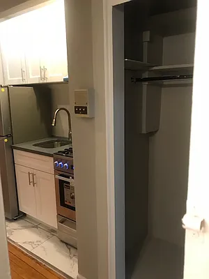 Rented by Salon Realty Corp | media 19