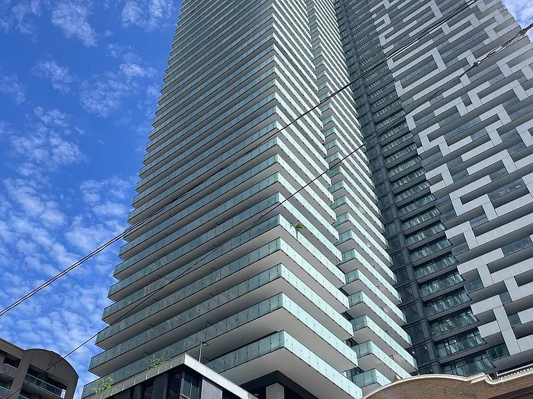 25 Richmond St E #421 — Photo 1