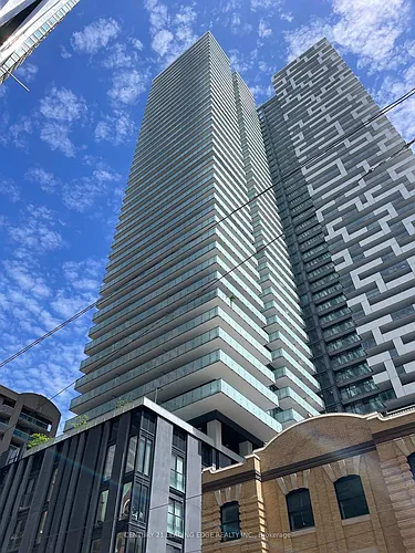 25 Richmond St E Photo 1