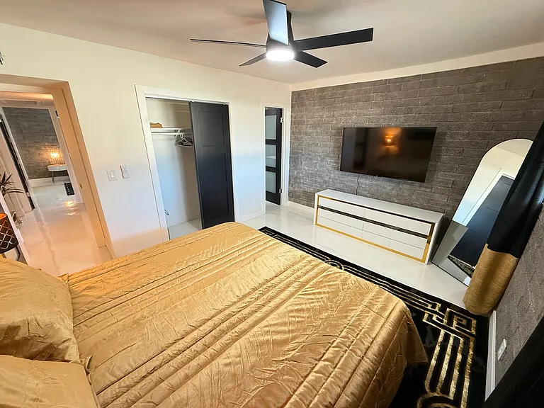 810 E Colter St — Photo 36
