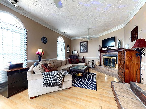 5th image of 6010 Ashby Ln