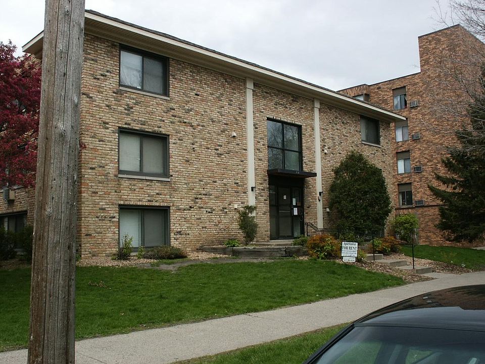 1st image of 912 22nd Ave S
