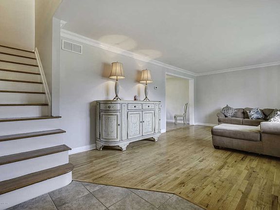 5th image of 1024 Mulberry Pl