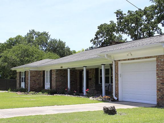 3rd image of 114 E Azalea Dr