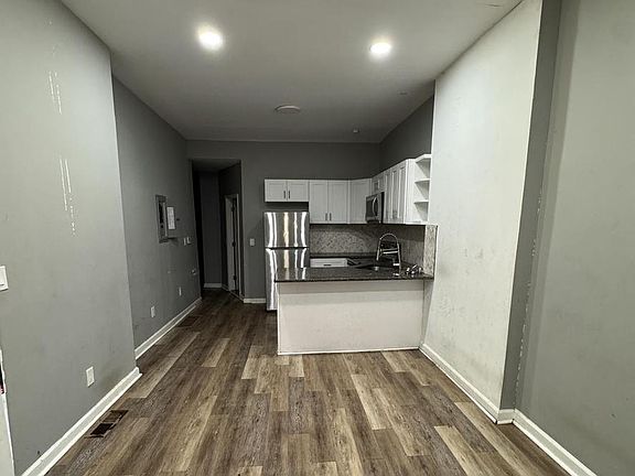 5th image of 2928 Ridge Ave