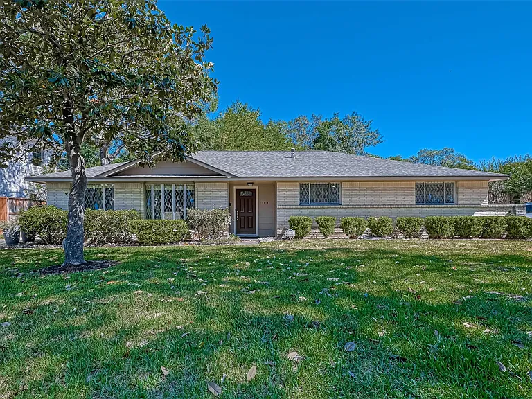 13914 Saint Marys Ln — Photo 2