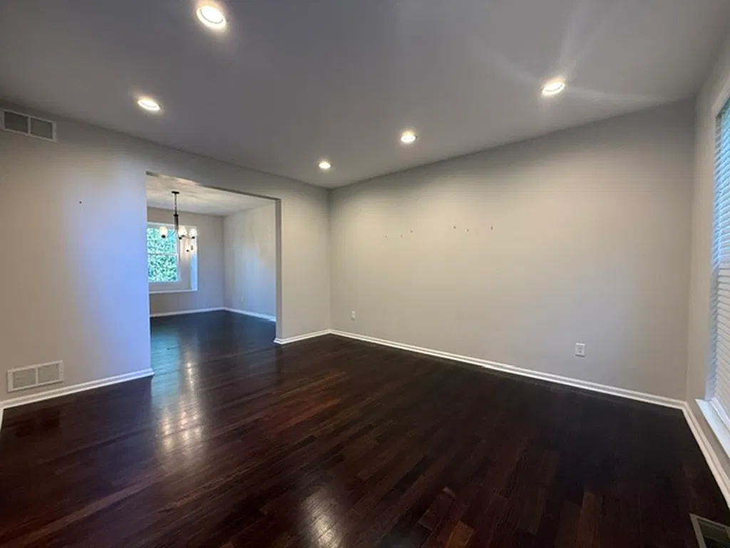 4 bed, 2.5 bath, 2350 sqft, $3,250 — Photo 2