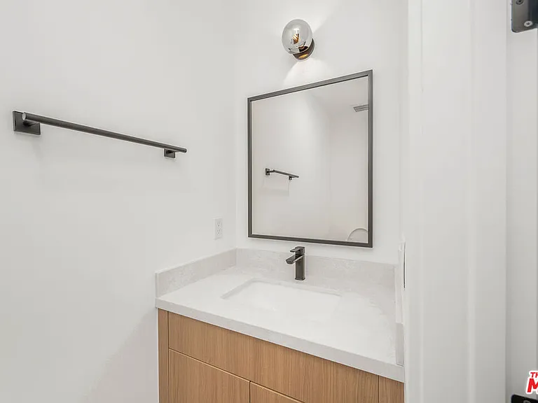 5246 Auckland Ave — Photo 16