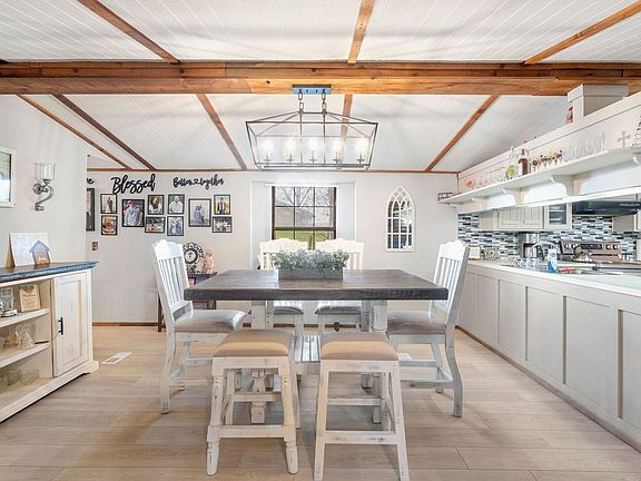2nd image of 4550 Crabapple Rd