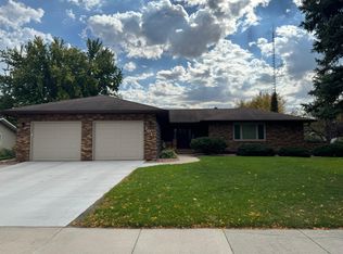 101 37th Ave S, Moorhead, MN 56560