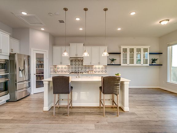 Kitchen and Breakfast Area