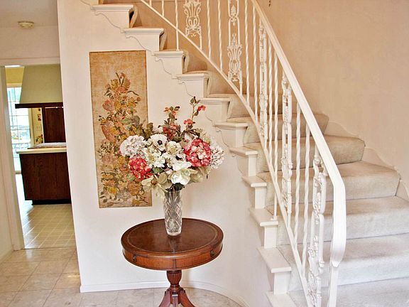 712_kumler_MLS_HID1117963_ROOMfoyer1