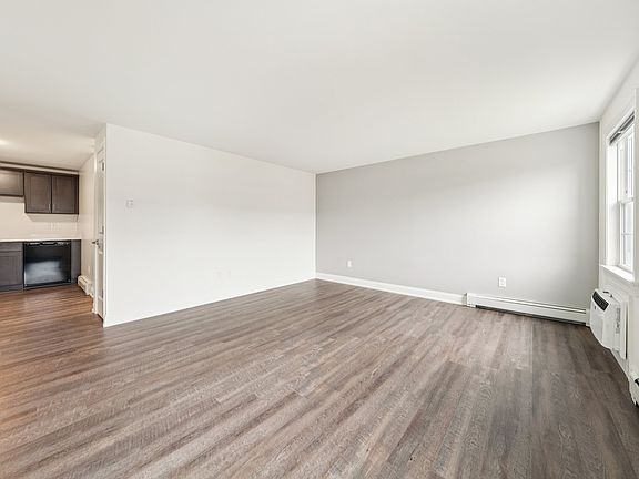 2nd image of 1357 Millersport Hwy APT 4