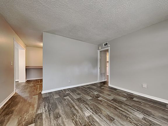 5th image of 2111 Bunting Dr