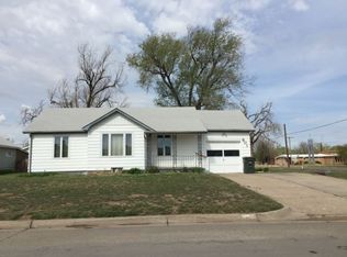 901 Kelley Ave, Dodge City, KS 67801