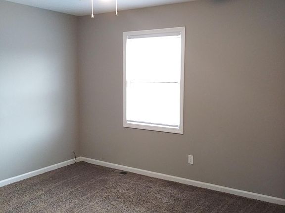 3rd image of 107 Manna Dr APT 4