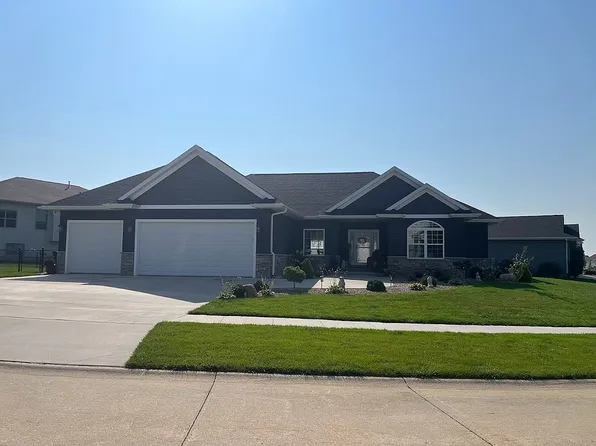 1612 Hoover Trail Cir SW, Cedar Rapids, IA 52404