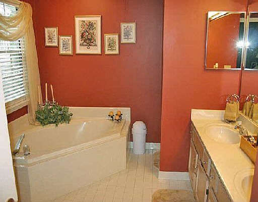 5th image of 1211 Sweet Woods Dr