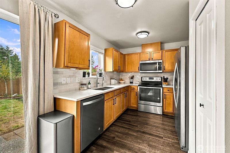 4th image of 24019 SE 282nd Street